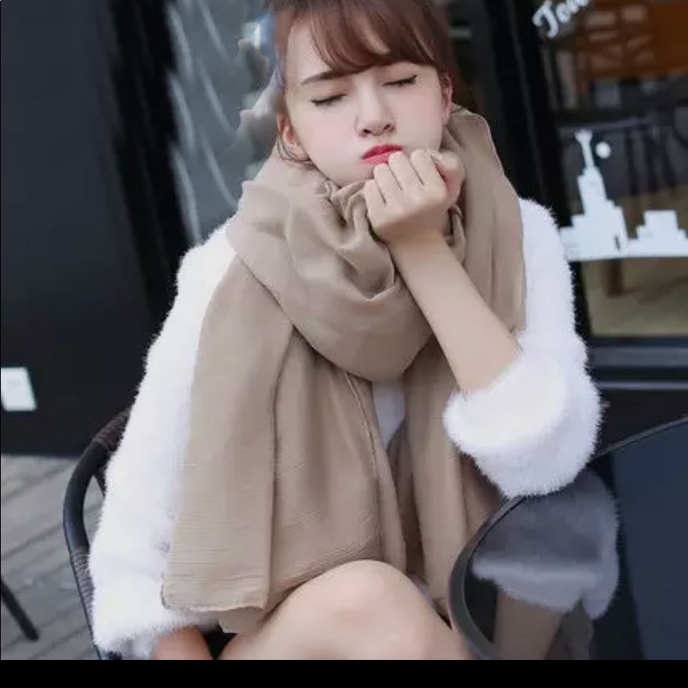 Trendy Winter Fashion Lightweight Scarf - Picture 5 of 7
